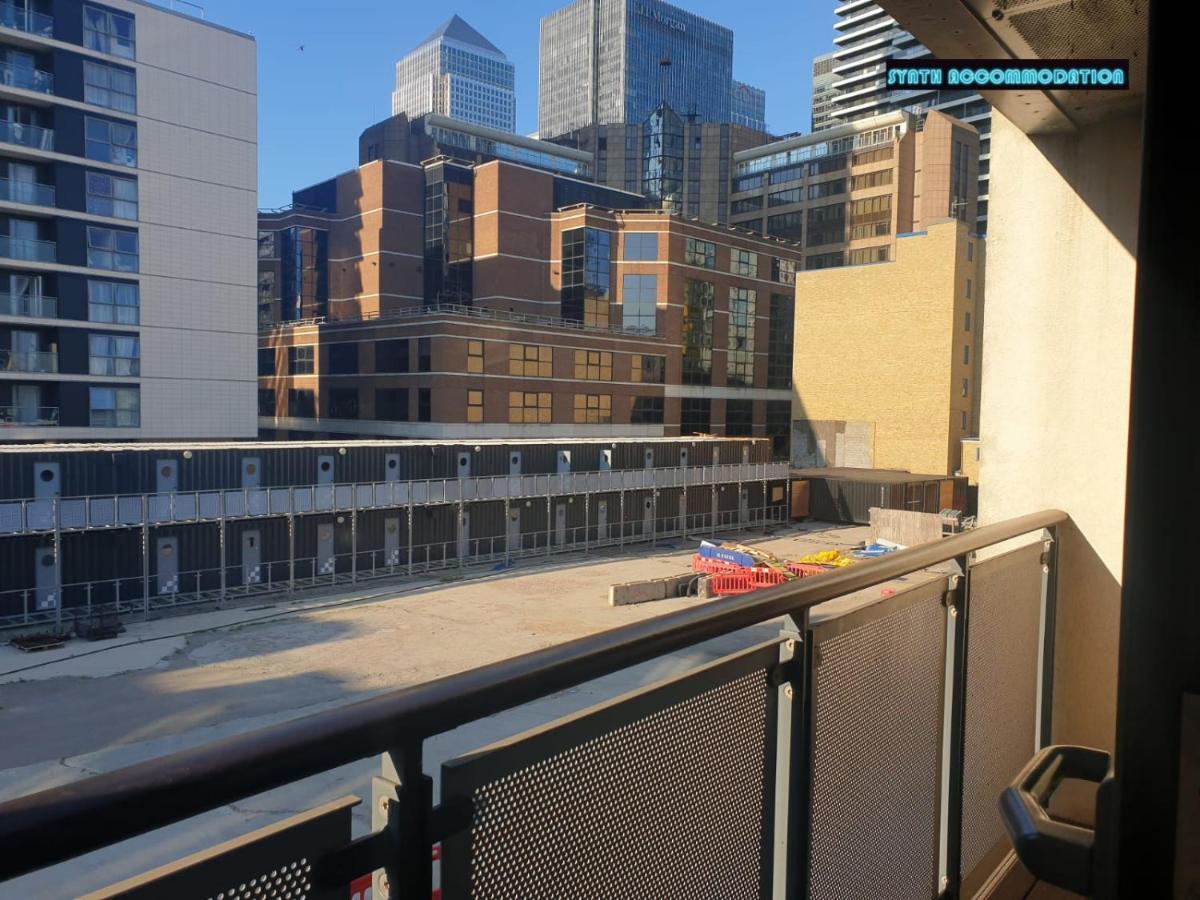 80S Retro 1Bed Studio Serviced Apartment Canary Wharf Perfect For Solo & Couple Travellers Лондон Екстериор снимка
