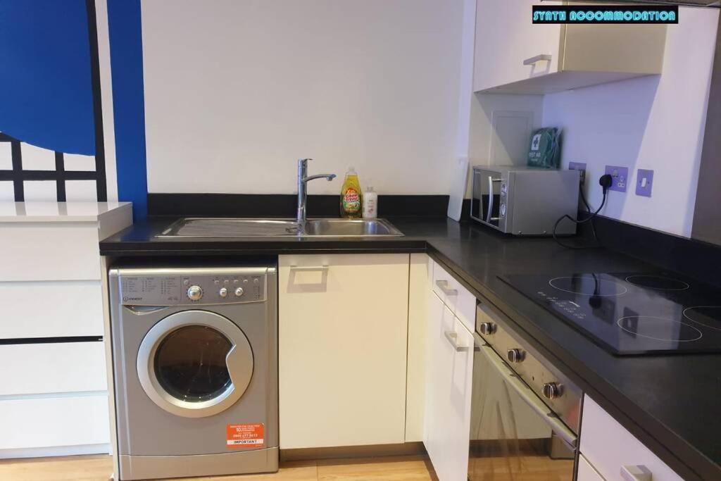 80S Retro 1Bed Studio Serviced Apartment Canary Wharf Perfect For Solo & Couple Travellers Лондон Екстериор снимка