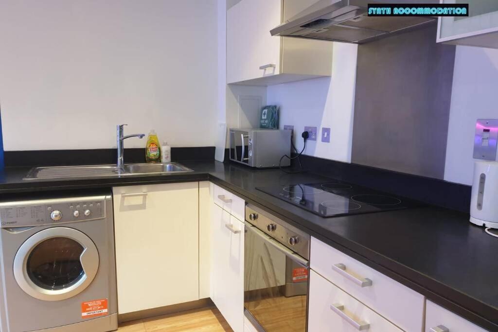 80S Retro 1Bed Studio Serviced Apartment Canary Wharf Perfect For Solo & Couple Travellers Лондон Екстериор снимка